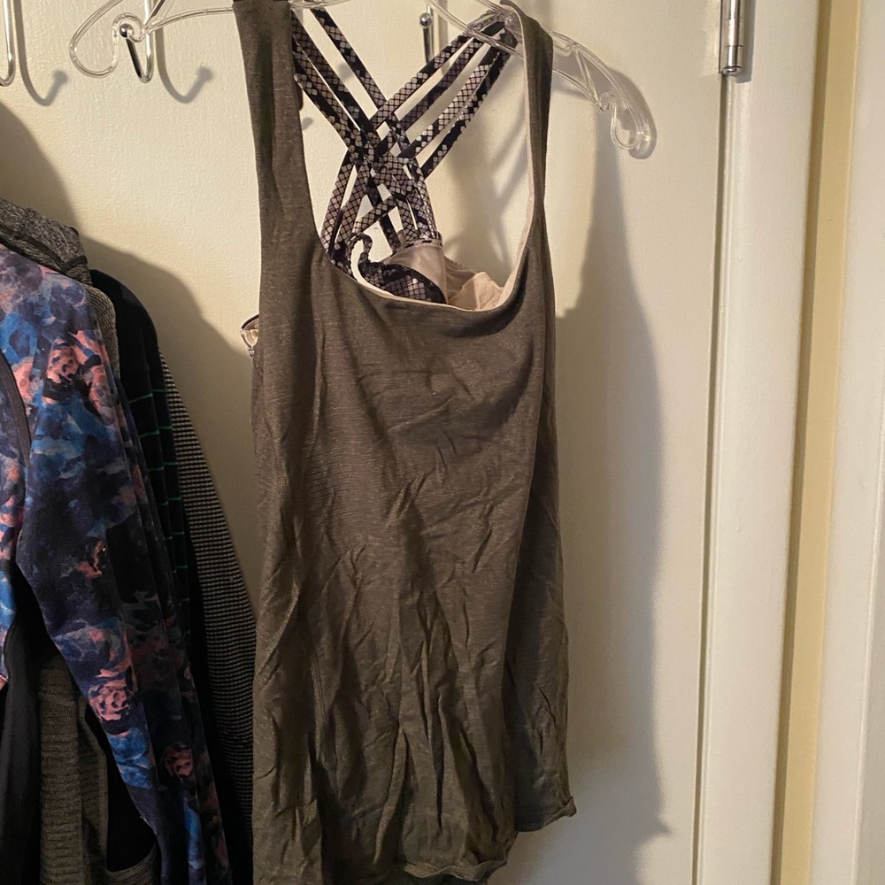 Cross back Lululemon tank